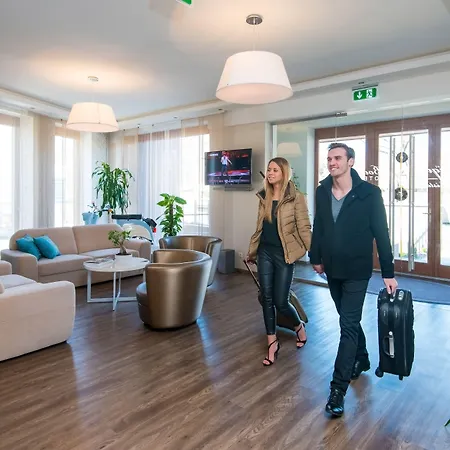 Bh Kristaly Hotel Debreţin