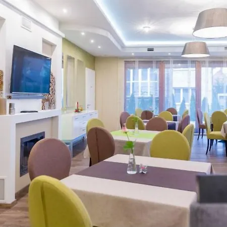 Bh Kristaly Hotell 3*